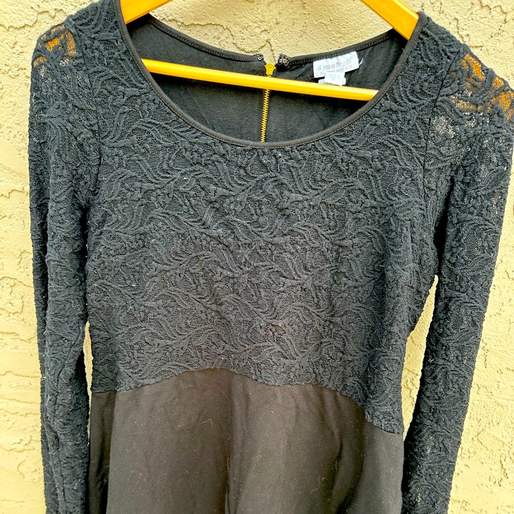 A pea in the pod Maternity Top